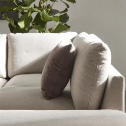 Bjorn højrevendt sofa med pufafslutning