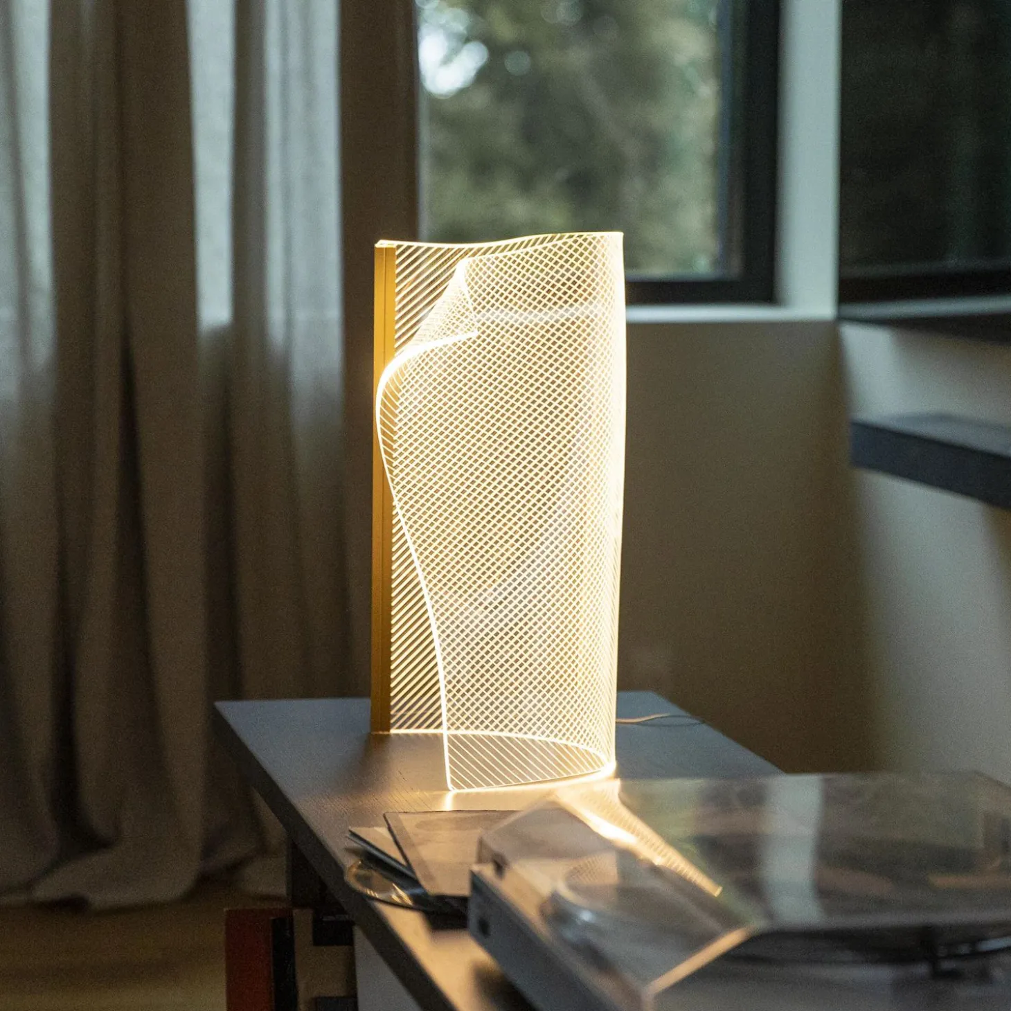 Curtsy Bordlampe 30 x 45 x 17 cm