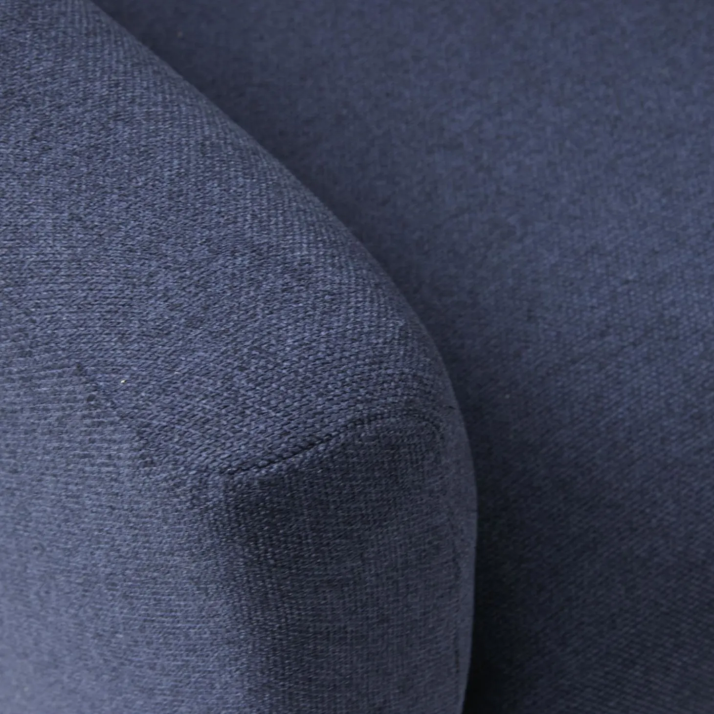 Hallsberg højrevendt sofa med chaiselong