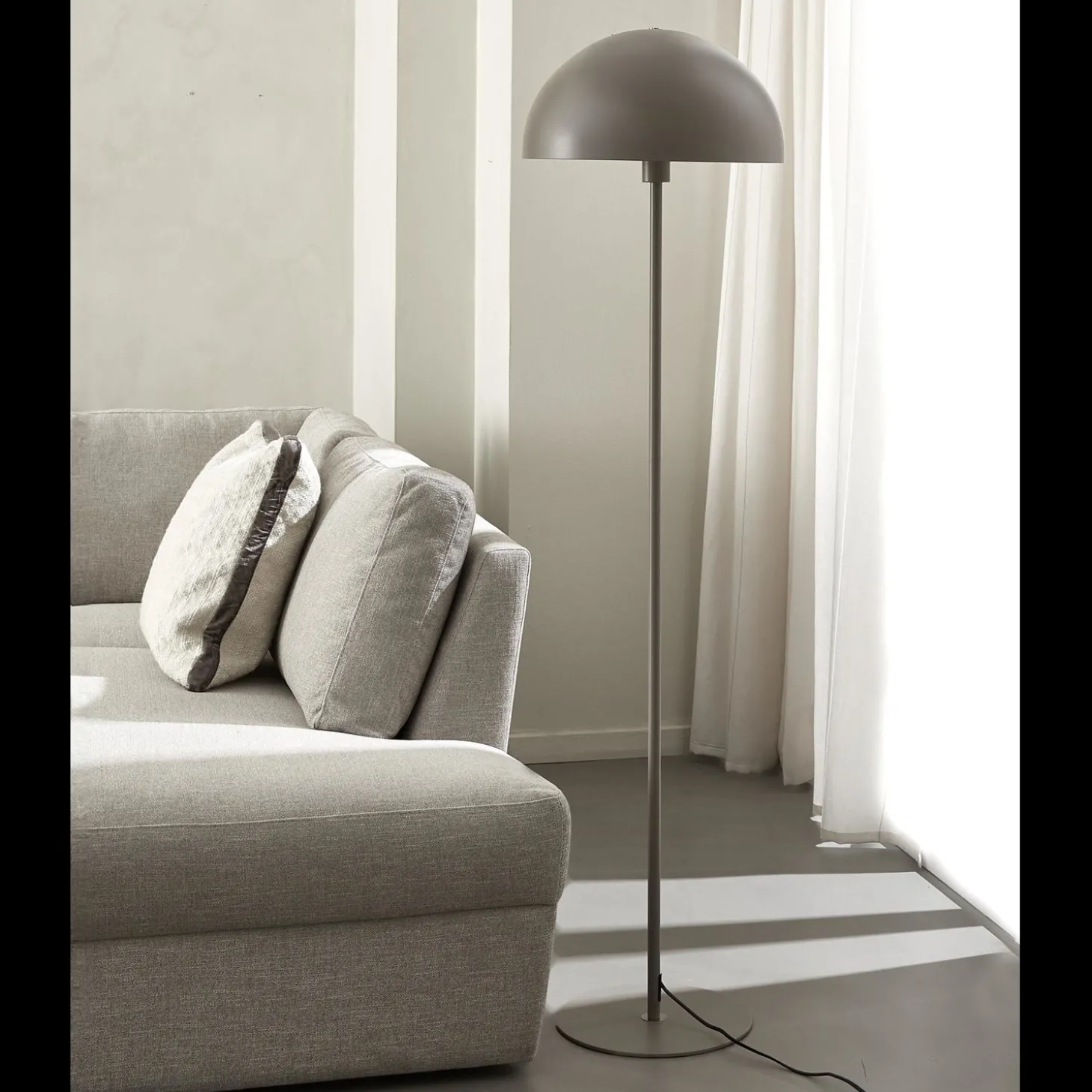 Vanda Gulvlampe 150 x 42 cm